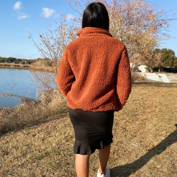 Faux Fur Zip Up Jacket - Picture 3 of 4